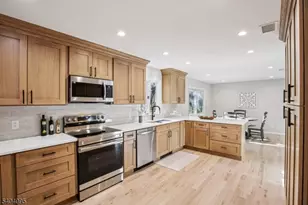 24 Arapaho Trail, Sparta Township, NJ 07871 - Photo 9