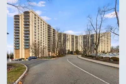 2 Claridge Dr #8IE, Verona Twp., NJ 07044 - Photo 3