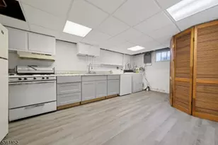 578 Winchester Ave, Union Township, NJ 07083 - Photo 21