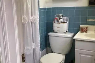 17B Garden Dr, Elmwood Park, NJ 07407 - Photo 11