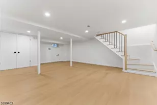 33 E Lincoln St, Verona, NJ 07044 - Photo 25