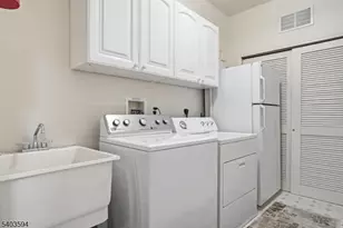 811 Holly Ln, Cedar Grove, NJ 07009 - Photo 29