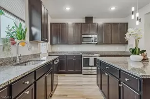 14 Kelly Ln, Wharton, NJ 07885 - Photo 9