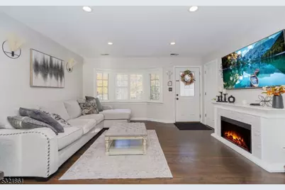 13 Bartle Rd, Franklin Township, NJ 08873 - Photo 3