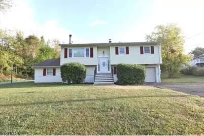 4 Valley Dr, Vernon, NJ 07418 - Photo 1