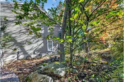 101 Cheshire Ln, Ringwood, NJ 07456 - Photo 5