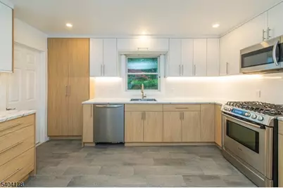 23 Liberty St, Saddle Brook Township, NJ 07663 - Photo 5