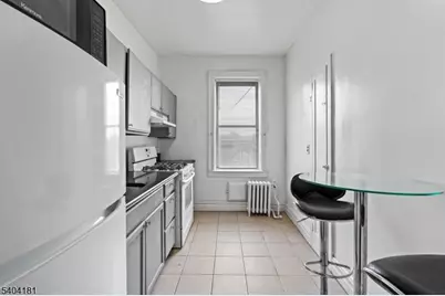 124 Storms Ave #4J, Jersey City, NJ 07306 - Photo 3