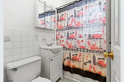 124 Storms Ave #4J, Jersey City, NJ 07306 - Photo 7