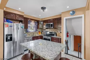 2563 Jackson Ave, Union Township, NJ 07083 - Photo 13