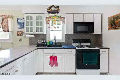 220 Montrose Ave, South Plainfield, NJ 07080 - Photo 7