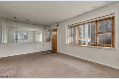 399 Richard Way, North Plainfield, NJ 07062 - Photo 3