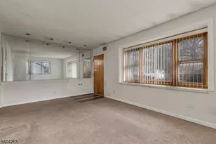 399 Richard Way, North Plainfield, NJ 07062 - Photo 3