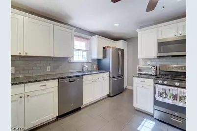 812 Washington Ave, Linden, NJ 07036 - Photo 1