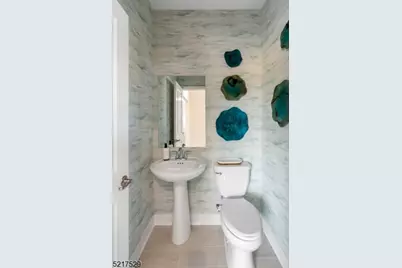 27 Eastwood Ter #27, East Hanover Township, NJ 07936 - Photo 7