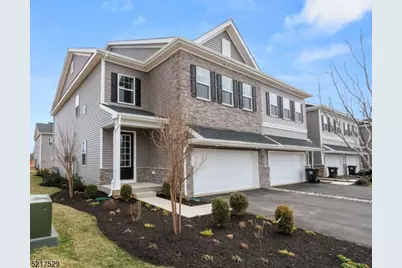 18 Eastwood Ter #18, East Hanover Township, NJ 07936 - Photo 3