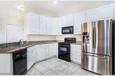 511 Four Seasons Dr #511, Wayne, NJ 07470 - Photo 9