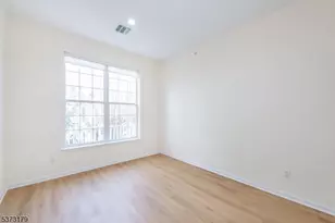 511 4 Seasons Dr, Wayne, NJ 07470 - Photo 17