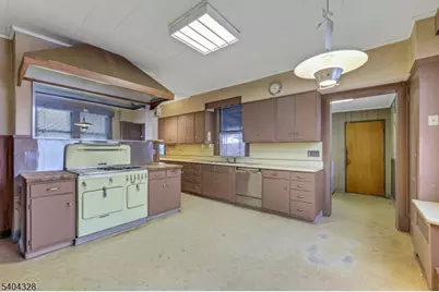 16 N Mountain Ave, Montclair, NJ 07042 - Photo 15