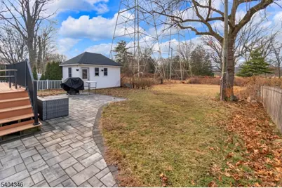 147 Knollwood Ter, Clifton, NJ 07012 - Photo 3