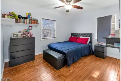 147 Knollwood Ter, Clifton, NJ 07012 - Photo 9