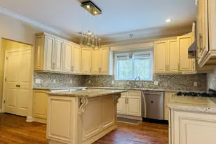 46 Elmwood Dr, Livingston, NJ 07039 - Photo 5