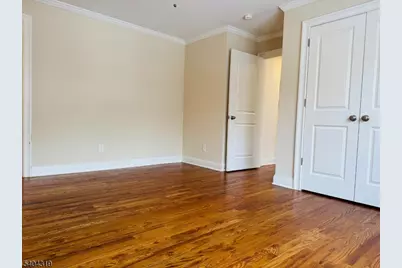 46 Elmwood Dr, Livingston, NJ 07039 - Photo 11