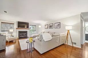 162 Riveredge Dr, Chatham Township, NJ 07928 - Photo 3