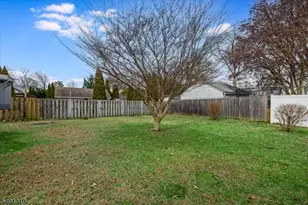 348 Roosevelt Ln, Kenilworth, NJ 07033 - Photo 15