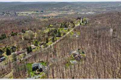 8 Triple Crown Dr, Sparta Township, NJ 07871 - Photo 5