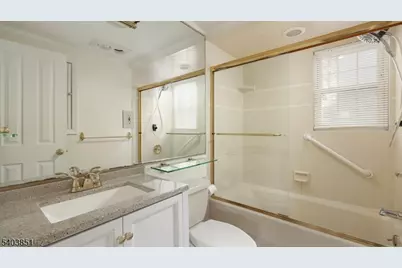 201 Lincoln Park E, Cranford Township, NJ 07016 - Photo 17