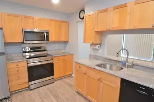 15 Foxwood Dr, Morris Plains, NJ 07950 - Photo 3