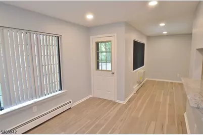 15 Foxwood Dr #E, Morris Plains, NJ 07950 - Photo 9
