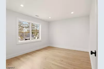 29 Alice Ln, Clark Township, NJ 07066 - Photo 15