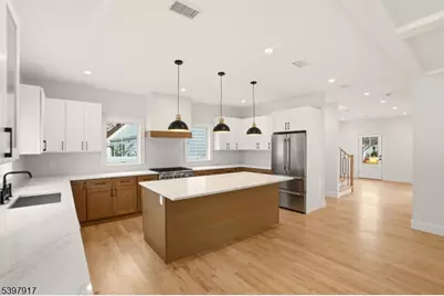 29 Alice Ln, Clark Township, NJ 07066 - Photo 9