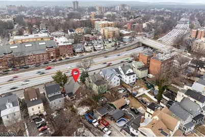 220 N Oraton Pkwy, East Orange, NJ 07017 - Photo 5