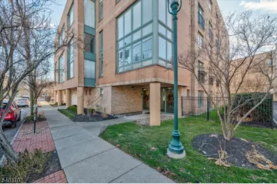 119 Walnut St #1, Montclair Twp., NJ 07042 - Photo 37