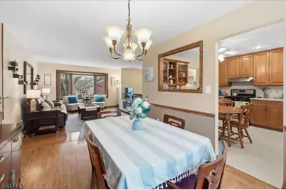 8 Village Ct, Flemington, NJ 08822 - Photo 5