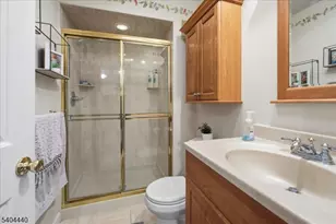 8 Village Ct, Flemington, NJ 08822 - Photo 23