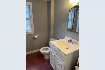 31 Broadway Ln, Fairfield, NJ 07004 - Photo 5