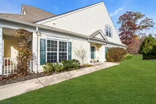 236 Knollcrest Ct, Franklin Township, NJ 08873 - Photo 5