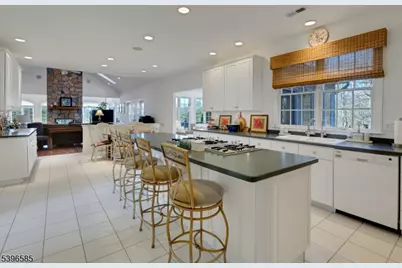 15 Skytop Dr, Denville, NJ 07834 - Photo 5