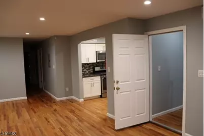 323 Bond St, Elizabeth, NJ 07206 - Photo 7