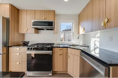 21 Lombardy Pl, Maplewood, NJ 07040 - Photo 15