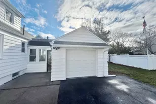 11 Van Dam Ave, Bloomingdale, NJ 07403 - Photo 11