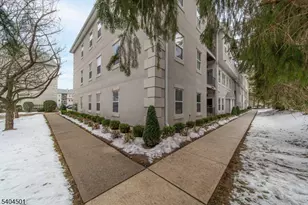 703 Brittany Dr, Wayne, NJ 07470 - Photo 17