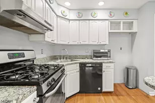 6 Canterberry Cir, Raritan Township, NJ 08822 - Photo 9