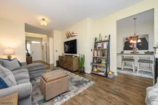 1329 Eagles Nest Ct, Lopatcong Township, NJ 08886 - Photo 7