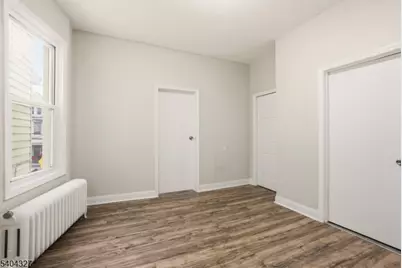 221 Wilkinson Ave, Jersey City, NJ 07305 - Photo 37