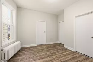 221 Wilkinson Ave, Jersey City, NJ 07305 - Photo 37